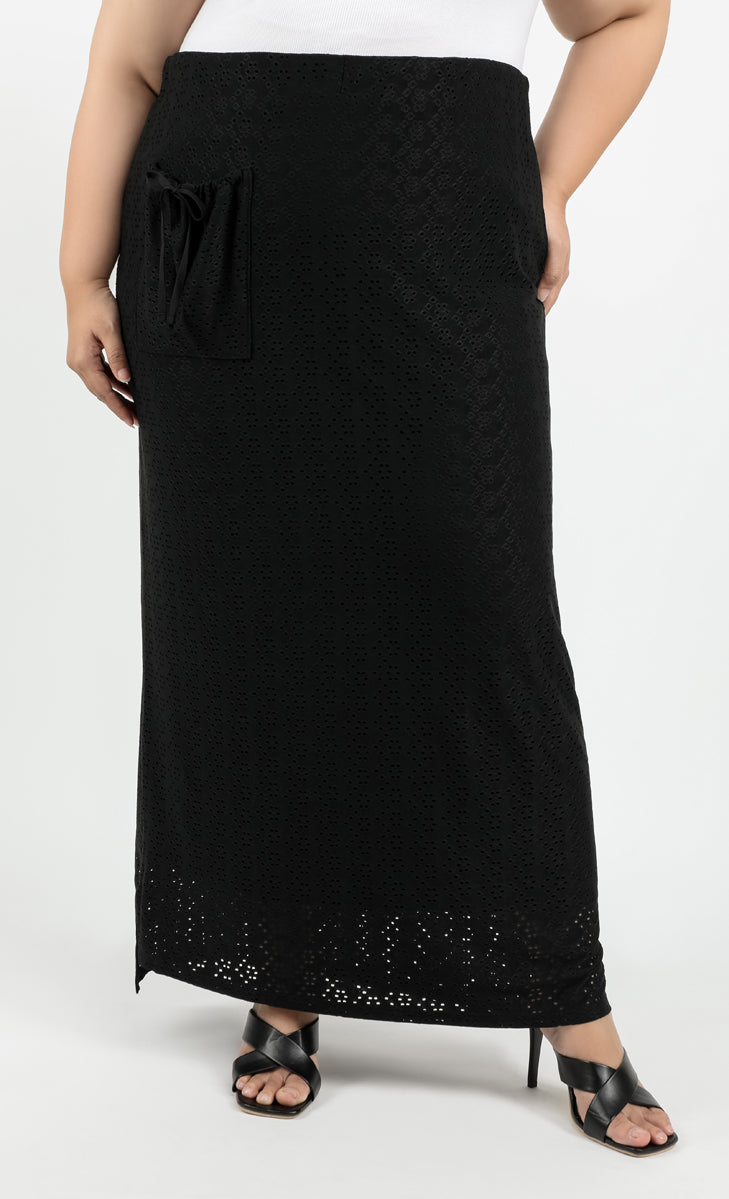 Comeback Cut-Out Knit Skirt in Black