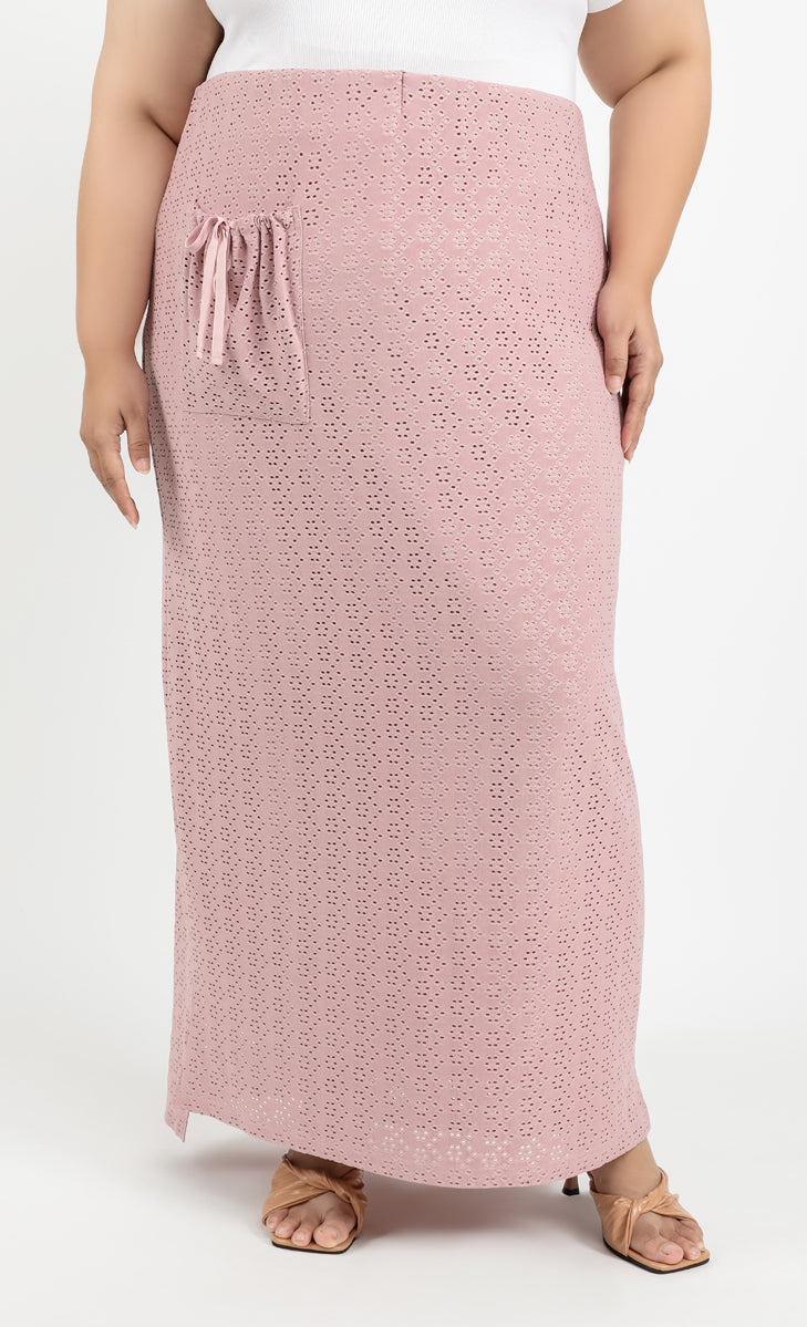 Comeback Cut-Out Knit Skirt in Mauve